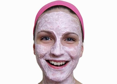 कैसे घर पर चेहरे को सफेद करना: प्रभावी मुखौटे के लिए व्यंजनों
