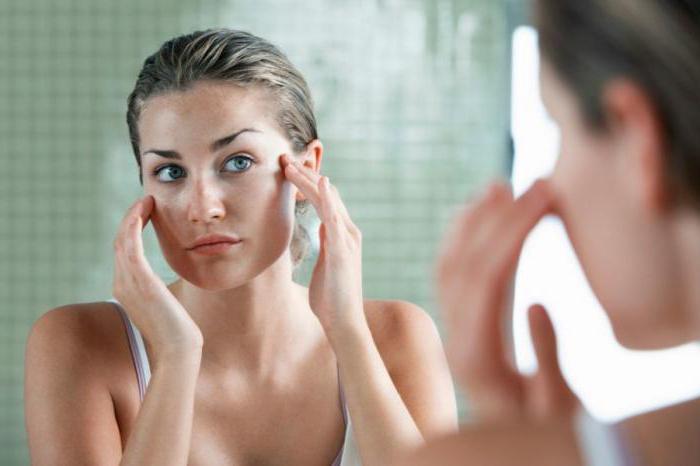 Hyaluronic एसिड के साथ जापानी चेहरे क्रीम