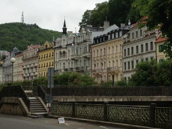 Karlovy Vary दर्शनीय स्थलों की यात्रा